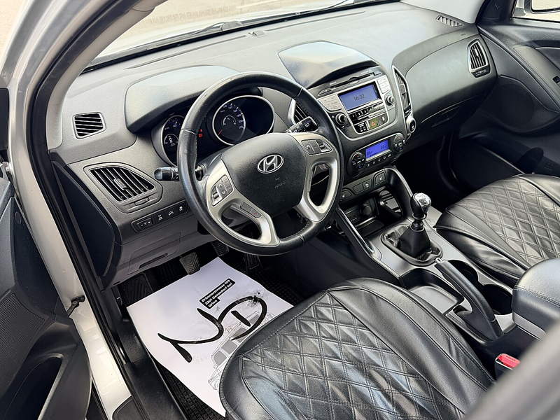 Hyundai iX35 2,0 CRDi Premium 4WD *Sehr gepflegt* — photo 9