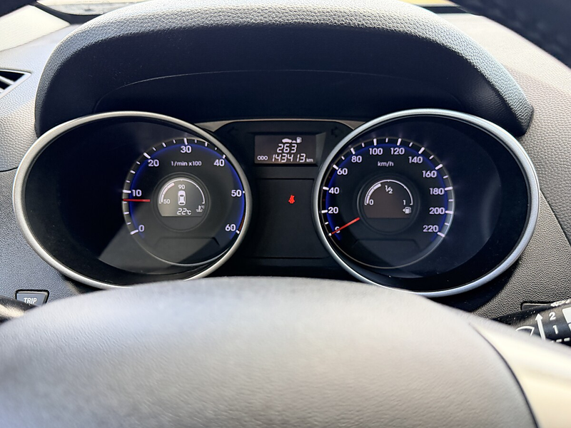 Hyundai iX35 2,0 CRDi Premium 4WD *Sehr gepflegt* — photo 11