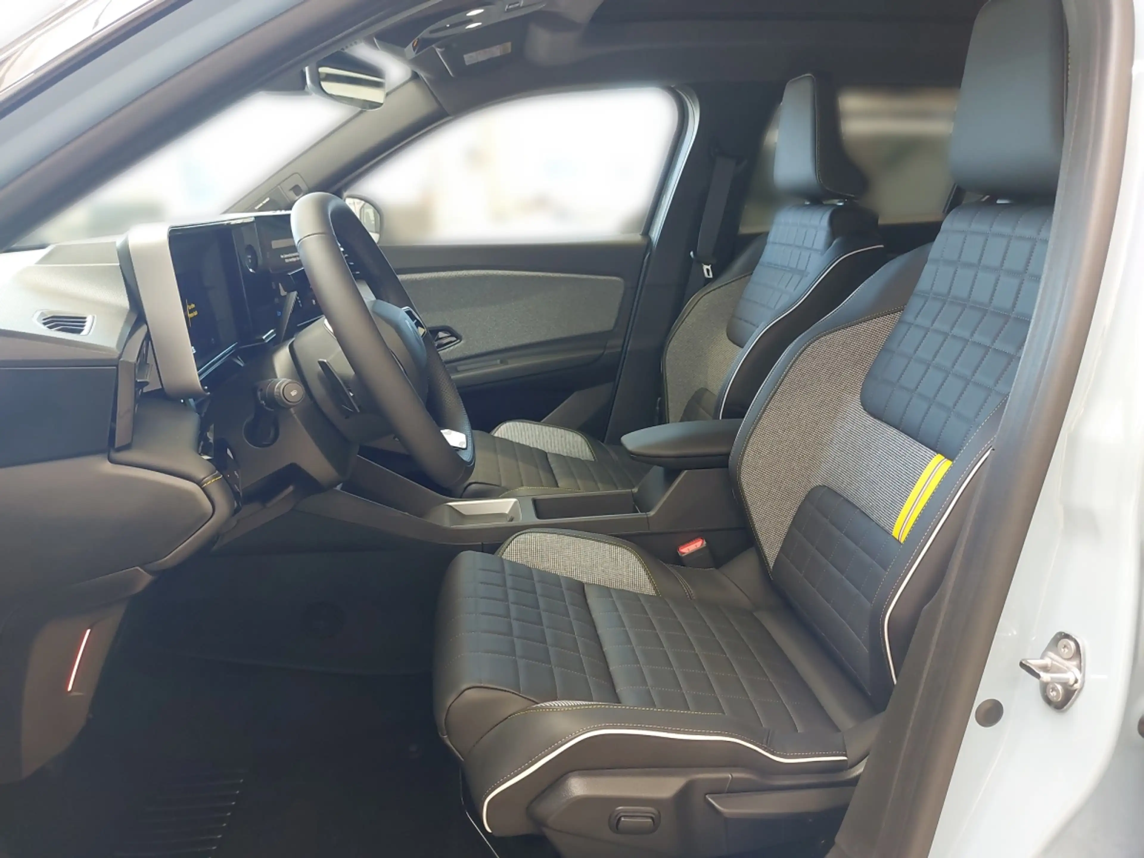 Renault R 4 E-Tech 150 PS 52kWh Comfort Range Iconic Plein Sud — photo 5