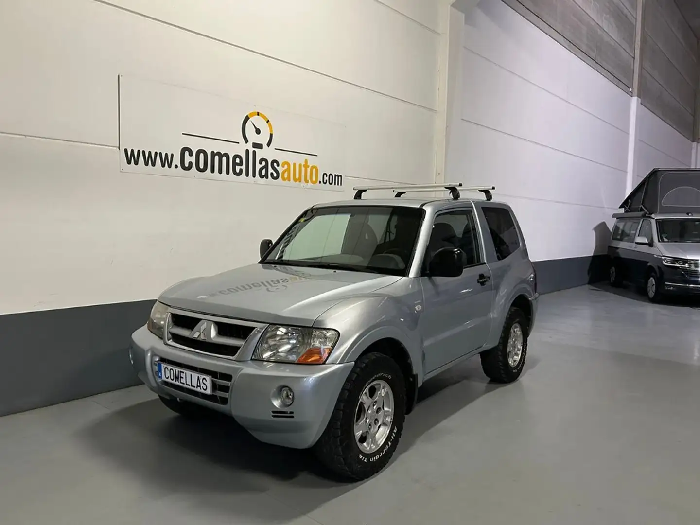 Mitsubishi Montero 3.2DI-D Intense Gris - 1