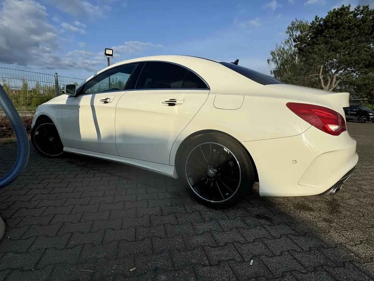 Mercedes-Benz CLA 200 Shooting Brake AMG Line - 2
