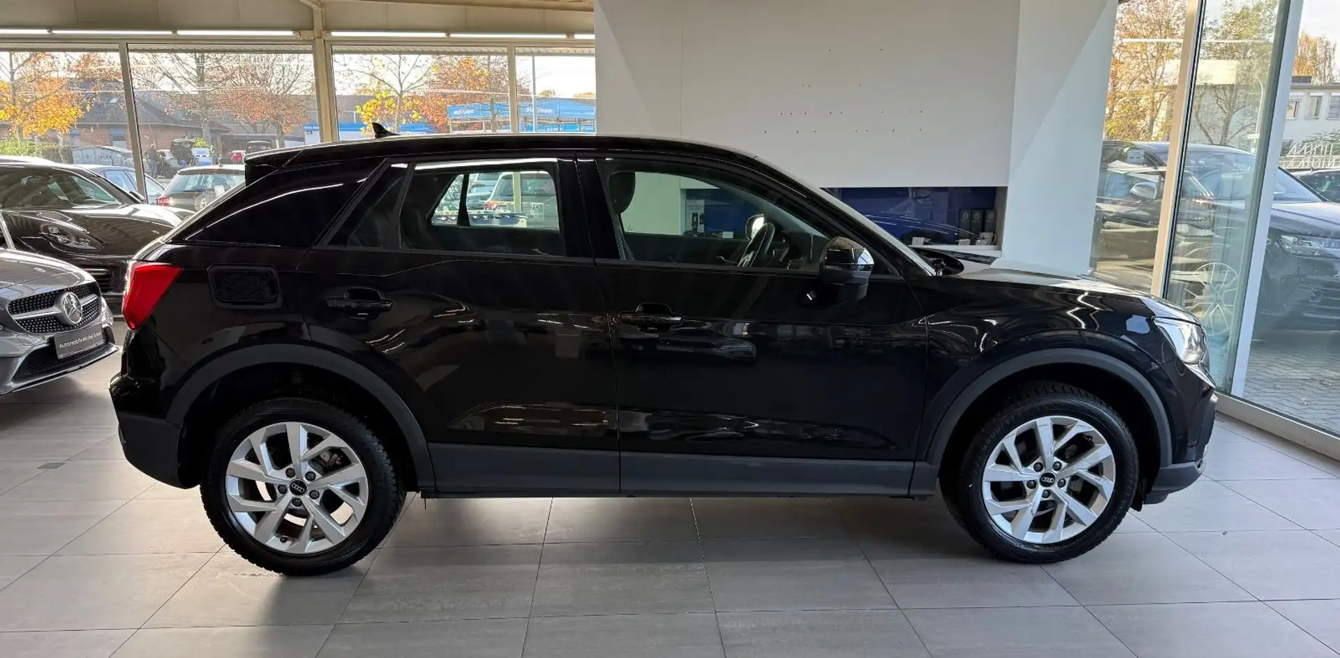 Audi Q2 *35*TFSI*Navi*Kamera*ACC*LED*ALU* Schwarz - 2