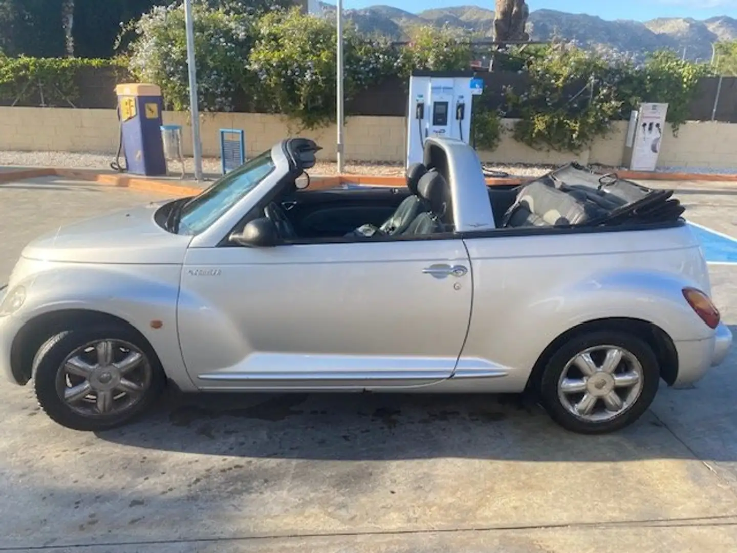 Chrysler PT Cruiser PT Cruiser Cabrio 2.4 Limited Limited Plateado - 2