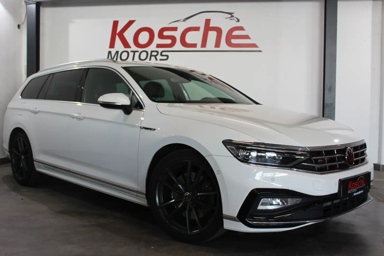 Volkswagen Passat Variant Passat 2.0 TDI Variant Elegance 4Motion R Line Wit - 1