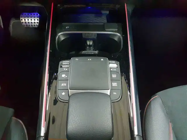 Mercedes-Benz Gla view 10
