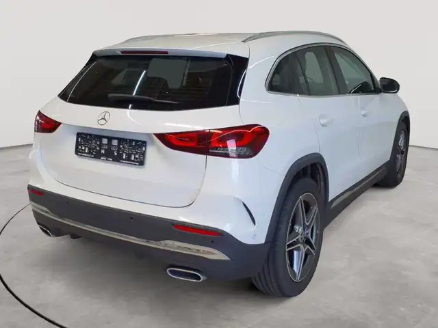 Mercedes-Benz Gla view 4