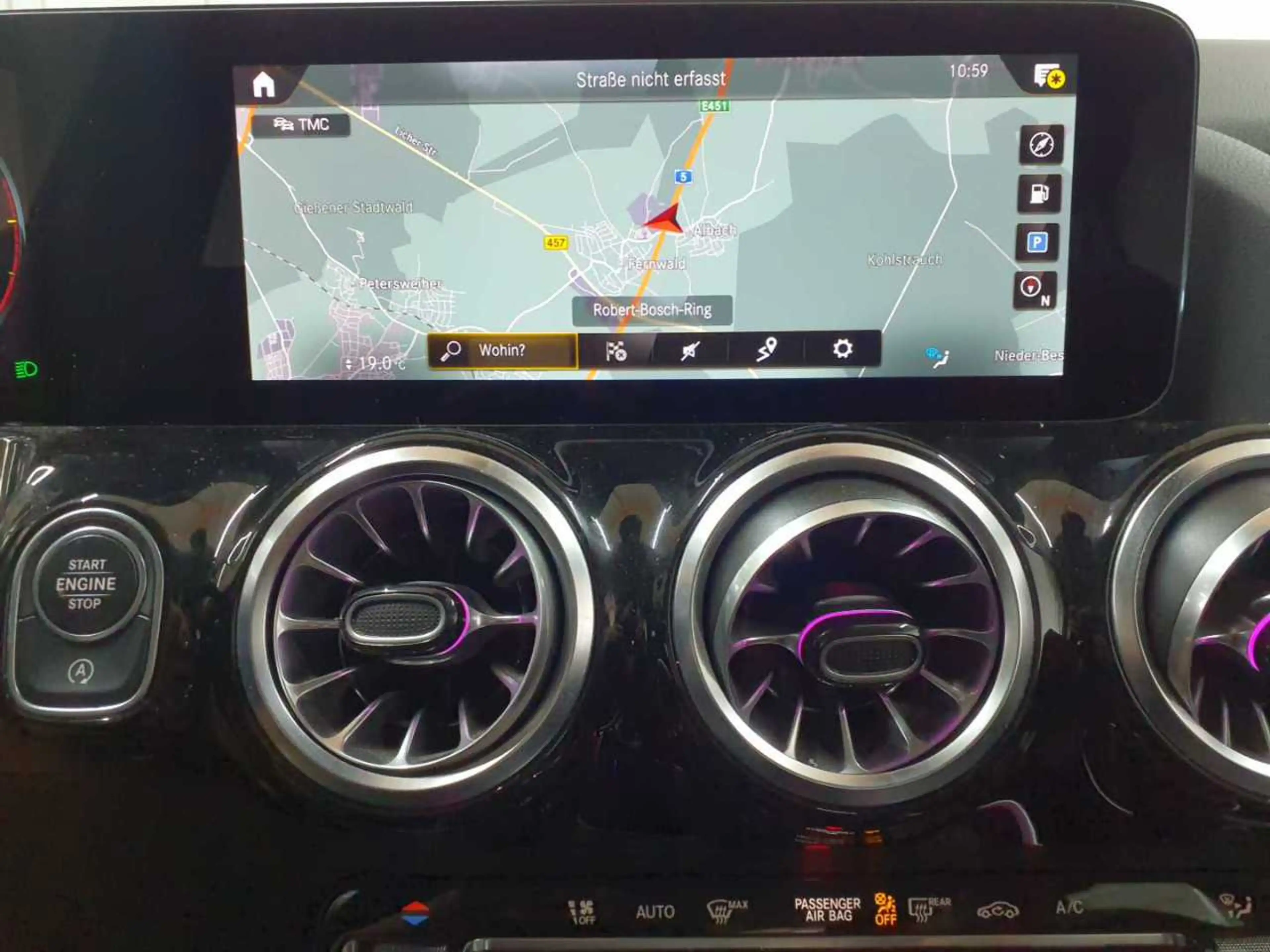 Mercedes-Benz GLA 220 GLA 220 d 8G-AMG AHK BusiP AssiP MBUX — photo 12