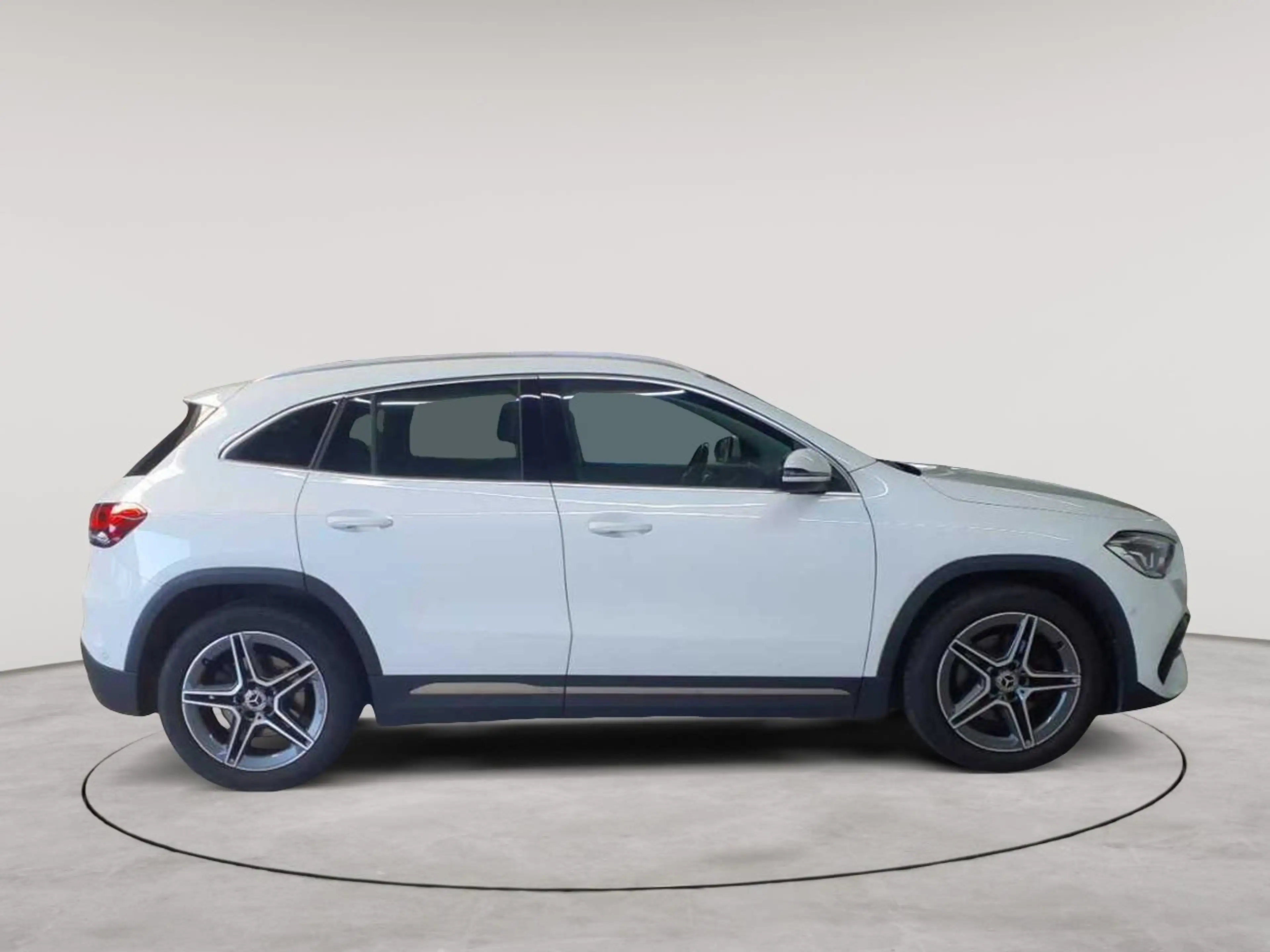 Mercedes-Benz GLA 220 GLA 220 d 8G-AMG AHK BusiP AssiP MBUX — photo 3