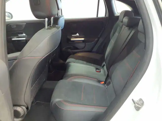 Mercedes-Benz Gla view 14