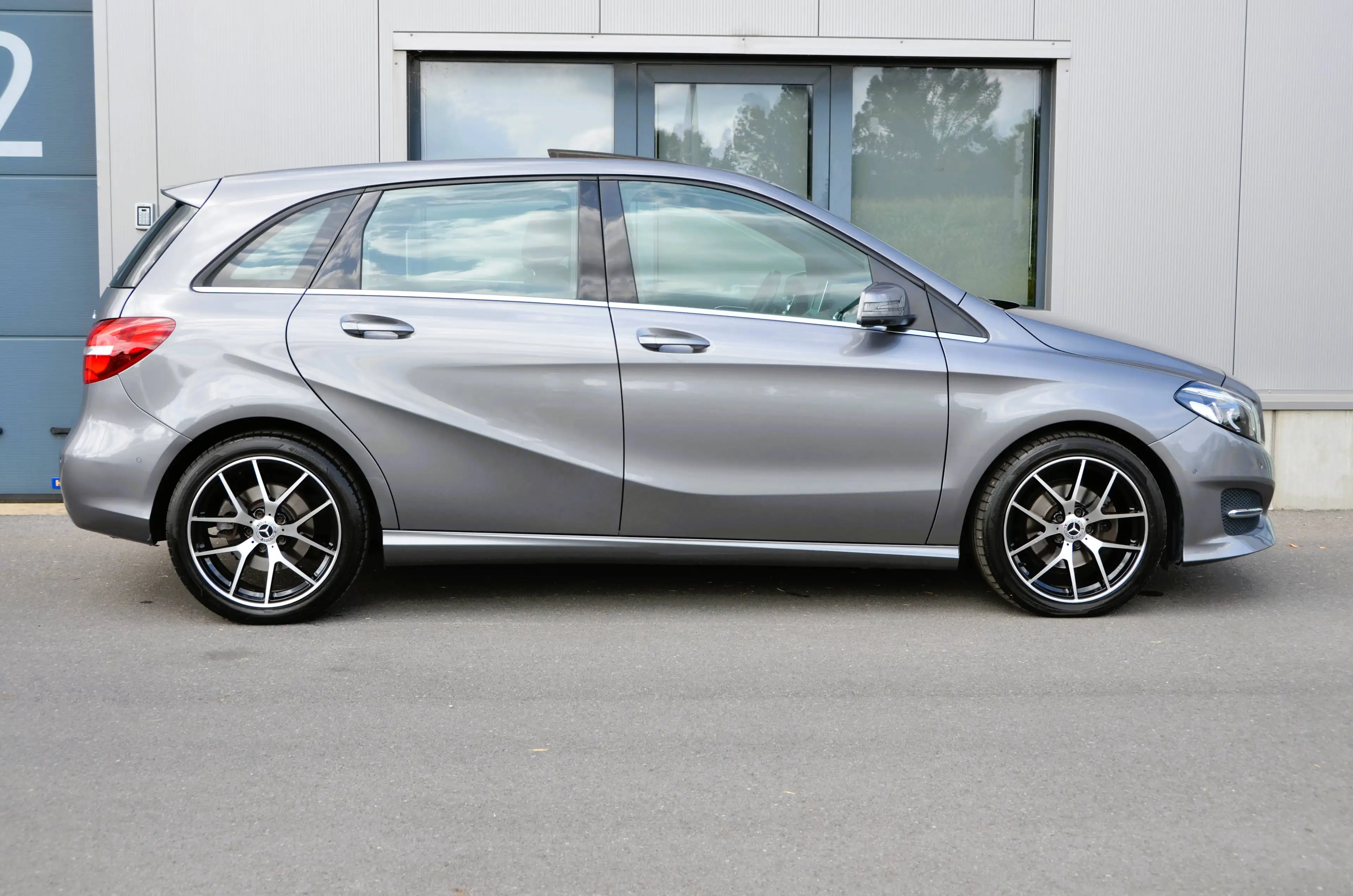 Mercedes-Benz B 220 4-Matic * GPS * PANO * STEPTRONIC * SPORT * LED * TREKHAAK * PDC * — photo 13