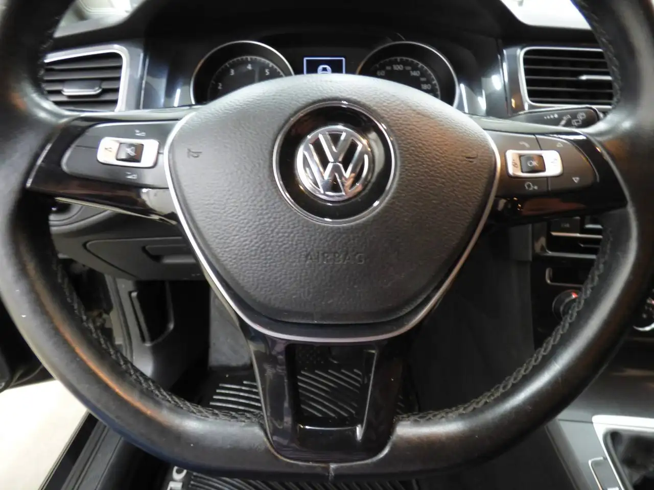 Volkswagen Golf снимка Volkswagen Golf