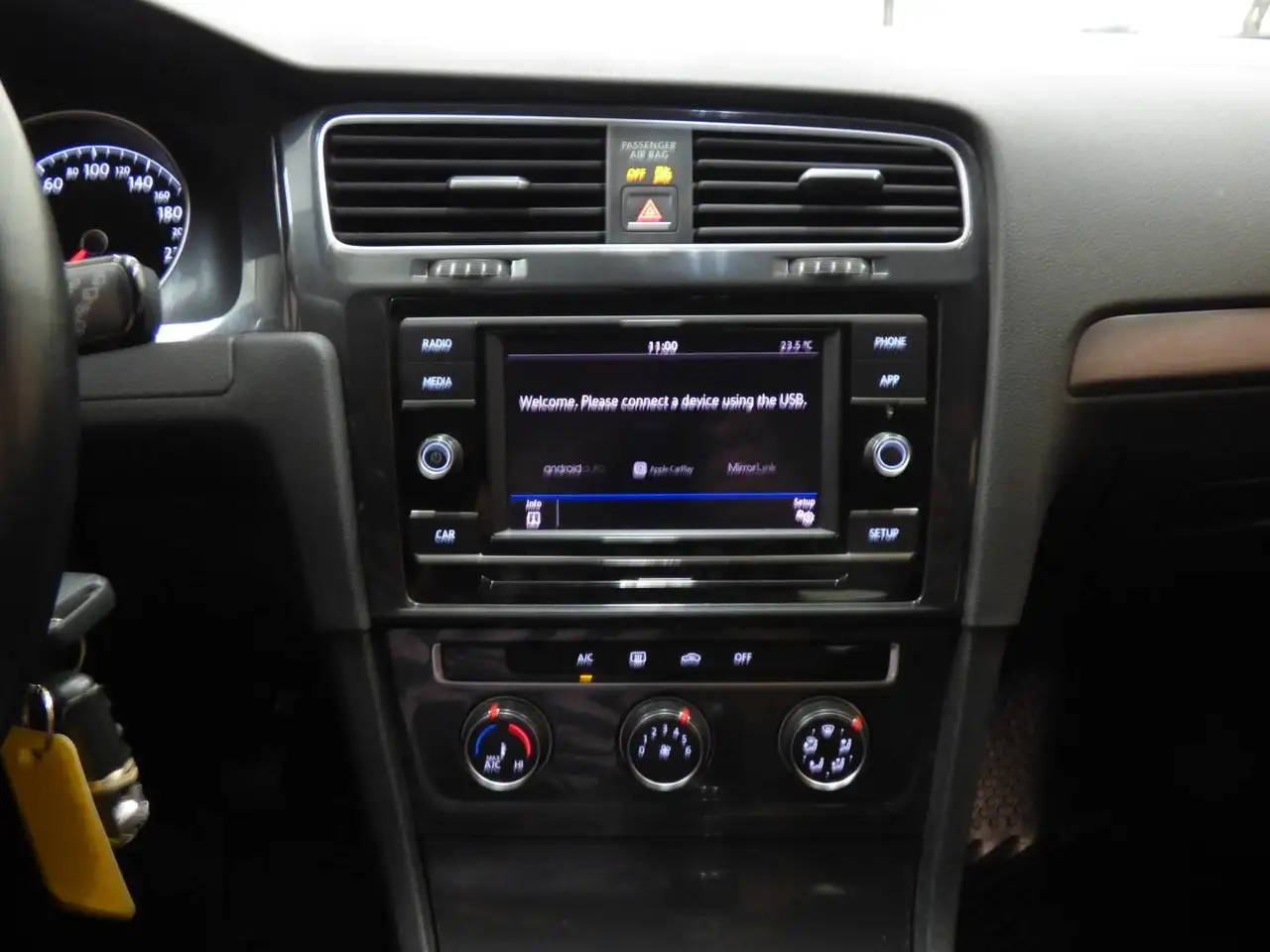 Volkswagen Golf снимка Volkswagen Golf