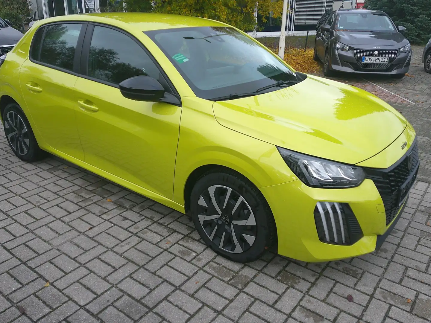 Peugeot 208 Active PureTech 100 Gelb - 2