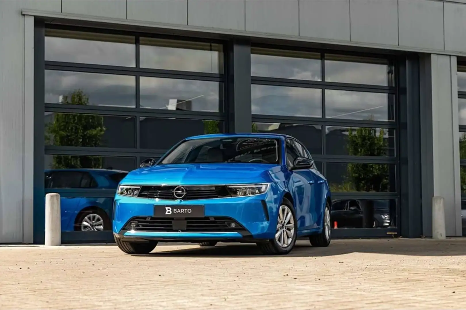 Opel Astra 110pk MT6 | Parkeers. v&a | Carplay/Android | A... plava - 1