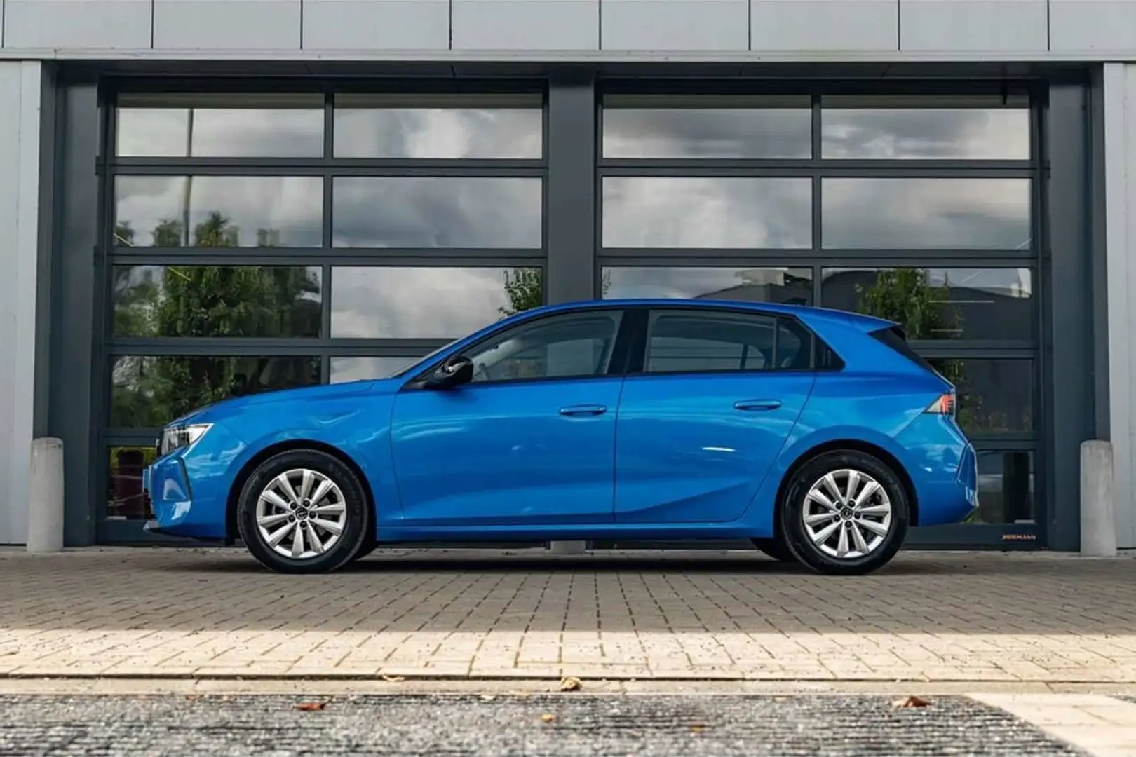 Opel Astra 110pk MT6 | Parkeers. v&a | Carplay/Android | A... Синий - 2