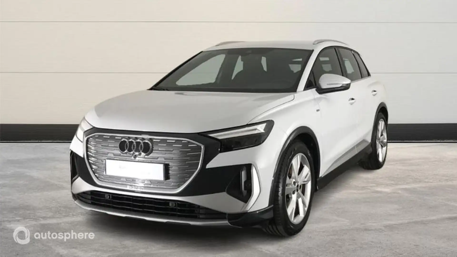 AUDI Q4