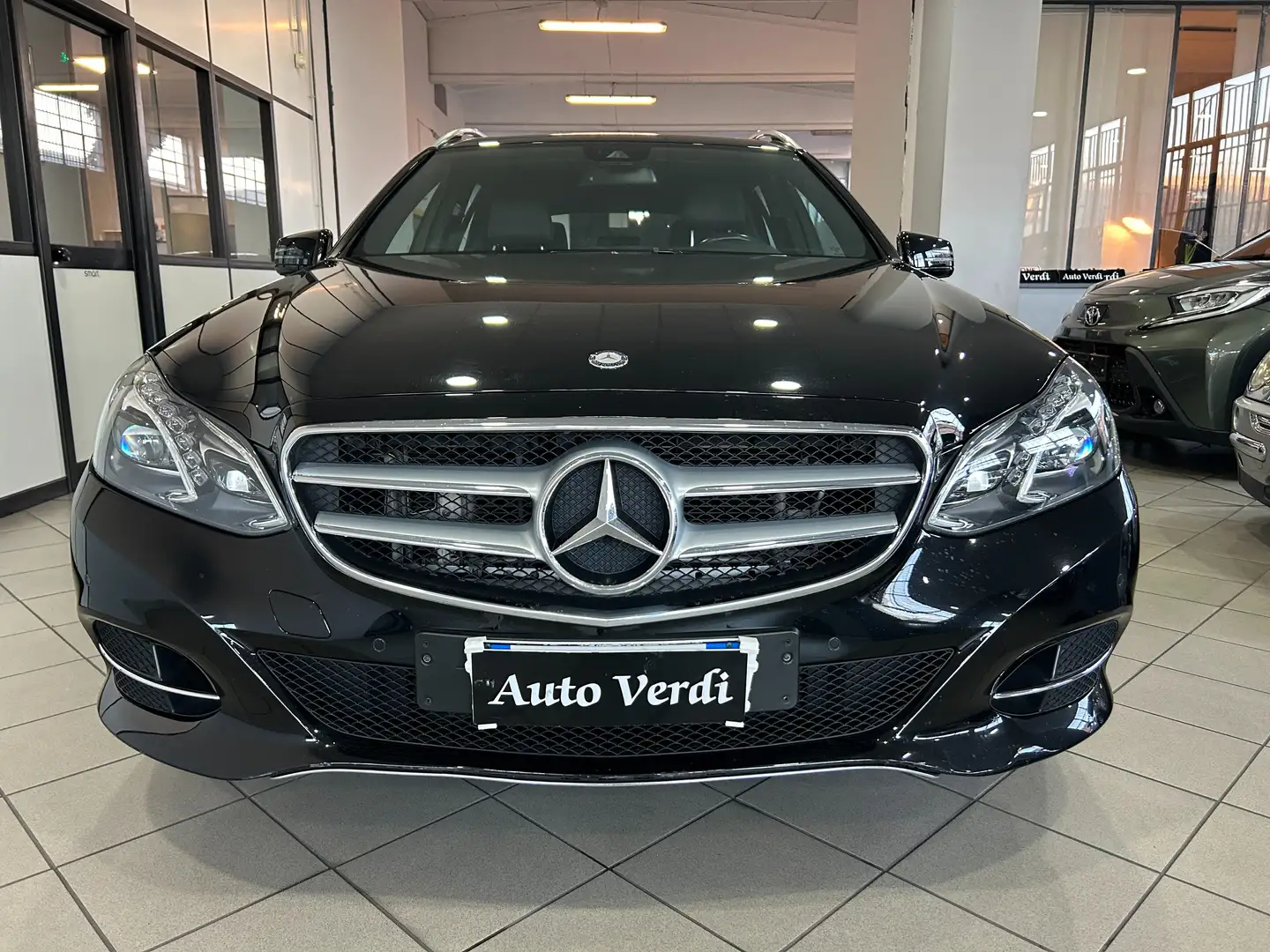 Mercedes-Benz E 200 BLUETEC SW Sport  Euro 6B Černá - 1