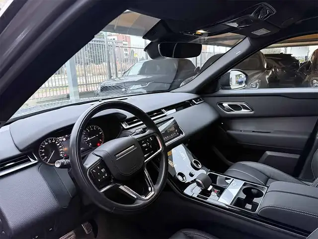 Land Rover Range Rover Velar view 9