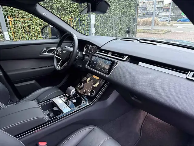 Land Rover Range Rover Velar view 23