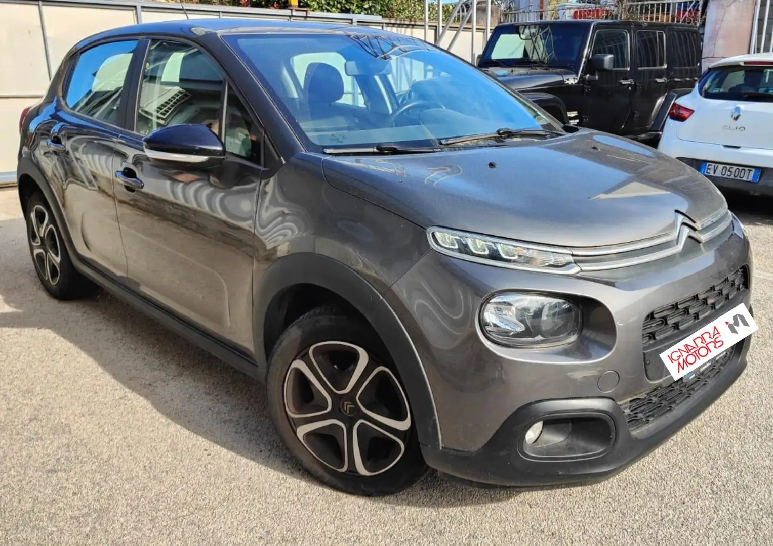 Citroen C3 C3 III 2017 1.2 puretech Feel 68cv my18 FS248ME Grigio - 1