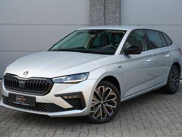 Black Pack Tour MODEL 2025 * MATRIX/ KEYLESS / CAMERA / CARPLAY / CRUISE CONTROL / GETINTE RAMEN / VERWARMDE ZETELS *