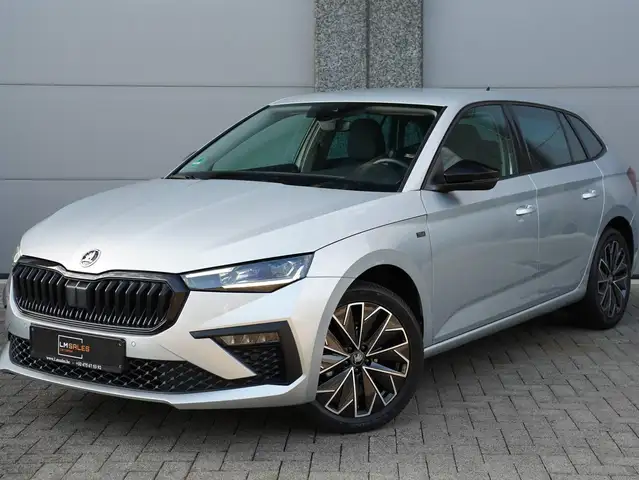 Skoda Scala Black Pack Tour MODEL 2025 * MATRIX/ KEYLESS / CAMERA / CARPLAY / CRUISE CONTROL / GETINTE RAMEN / VERWARMDE ZETELS *