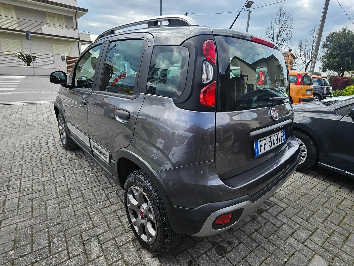 Fiat Panda 1.3 mjt 16v City Cross s Gris - 2