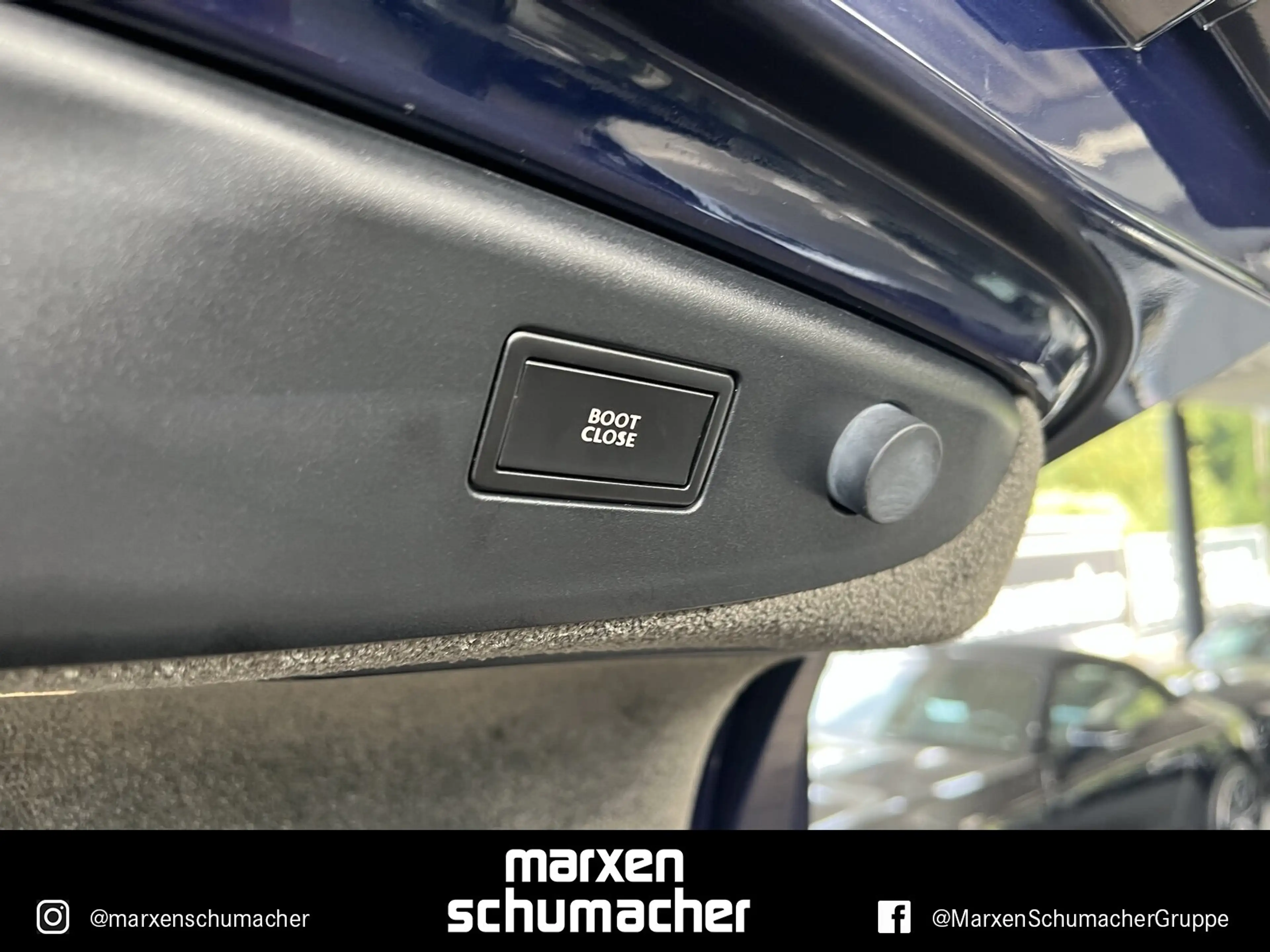 Bentley Flying Spur Flying Spur W12 — photo 15