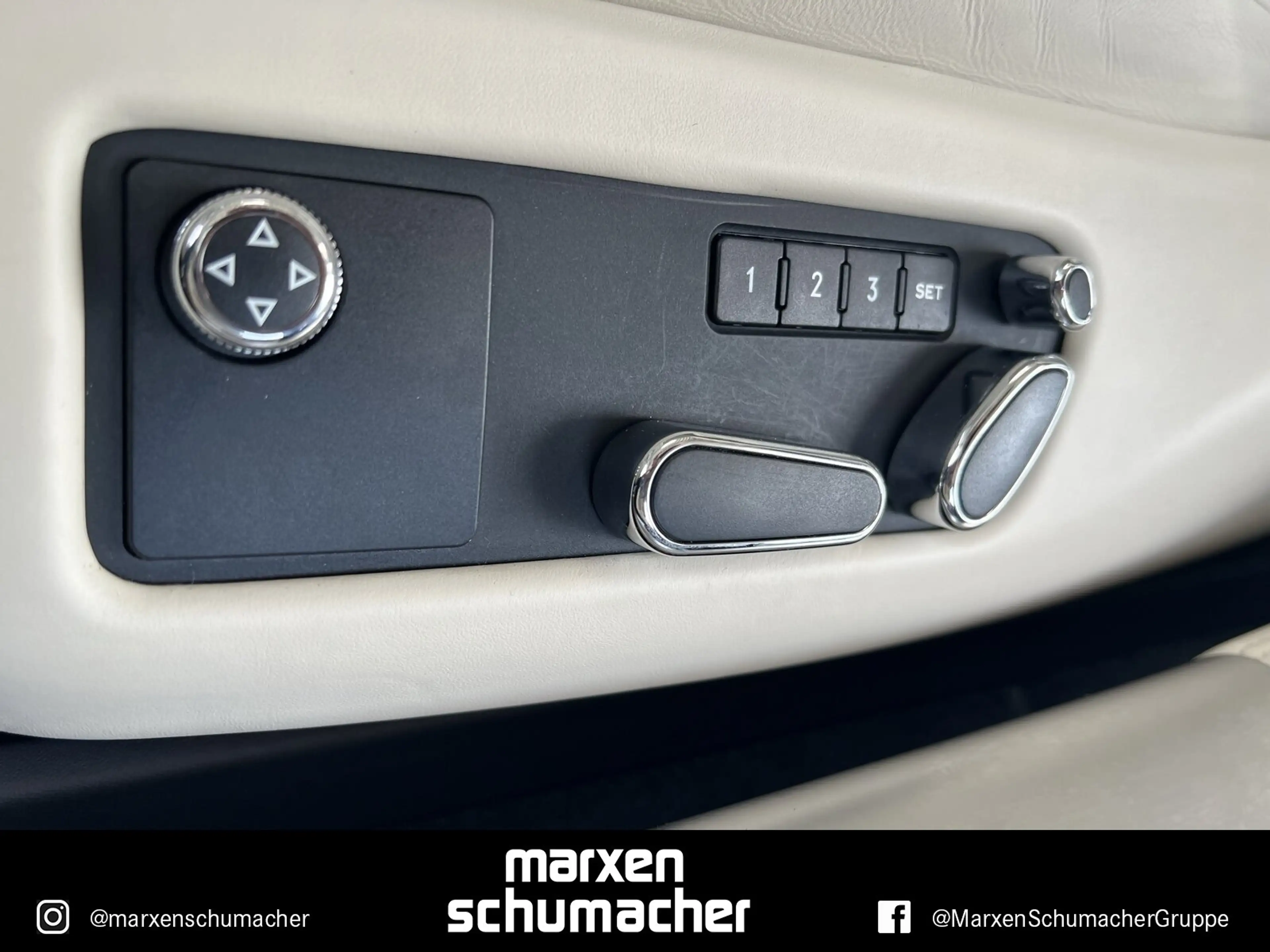 Bentley Flying Spur Flying Spur W12 — photo 10