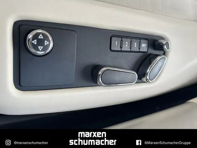 Bentley Flying Spur view 10