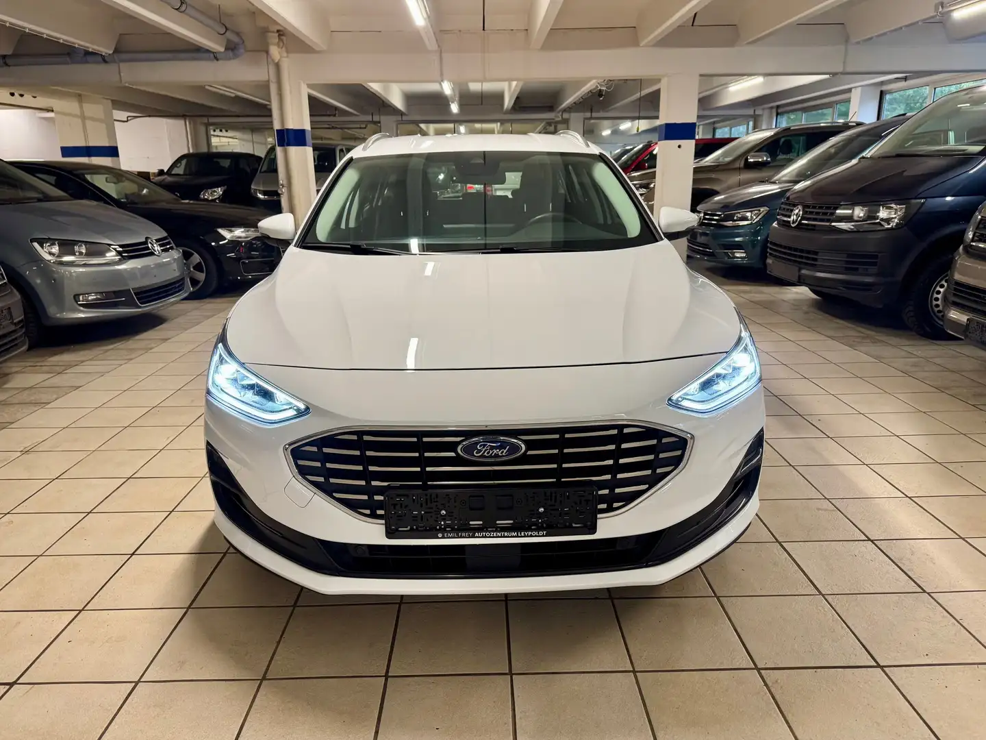 Ford Focus 1.0 Ecoboost Titanium Hybrid LED, Navigation Blanc - 2