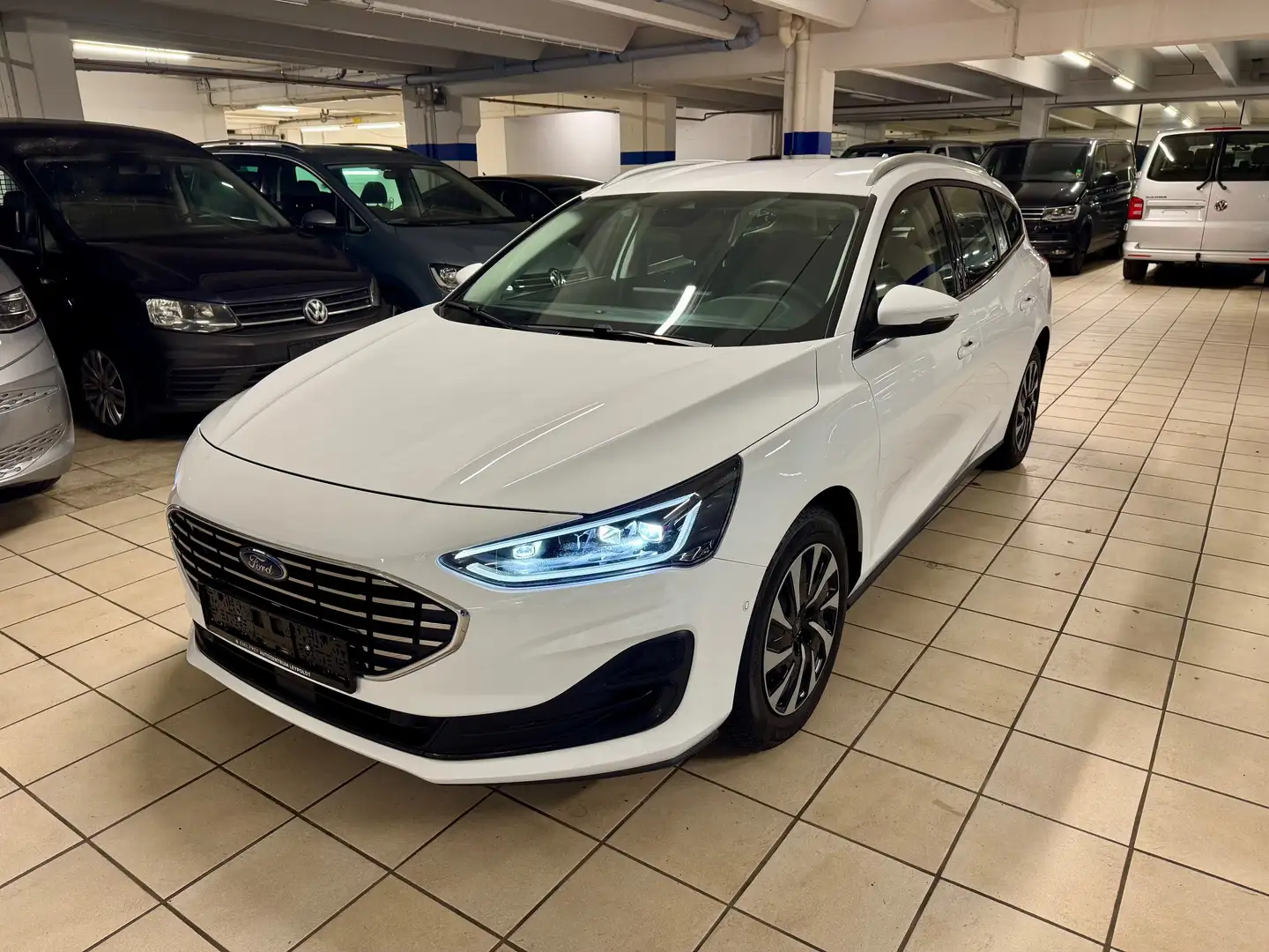 Ford Focus 1.0 Ecoboost Titanium Hybrid LED, Navigation Blanc - 1
