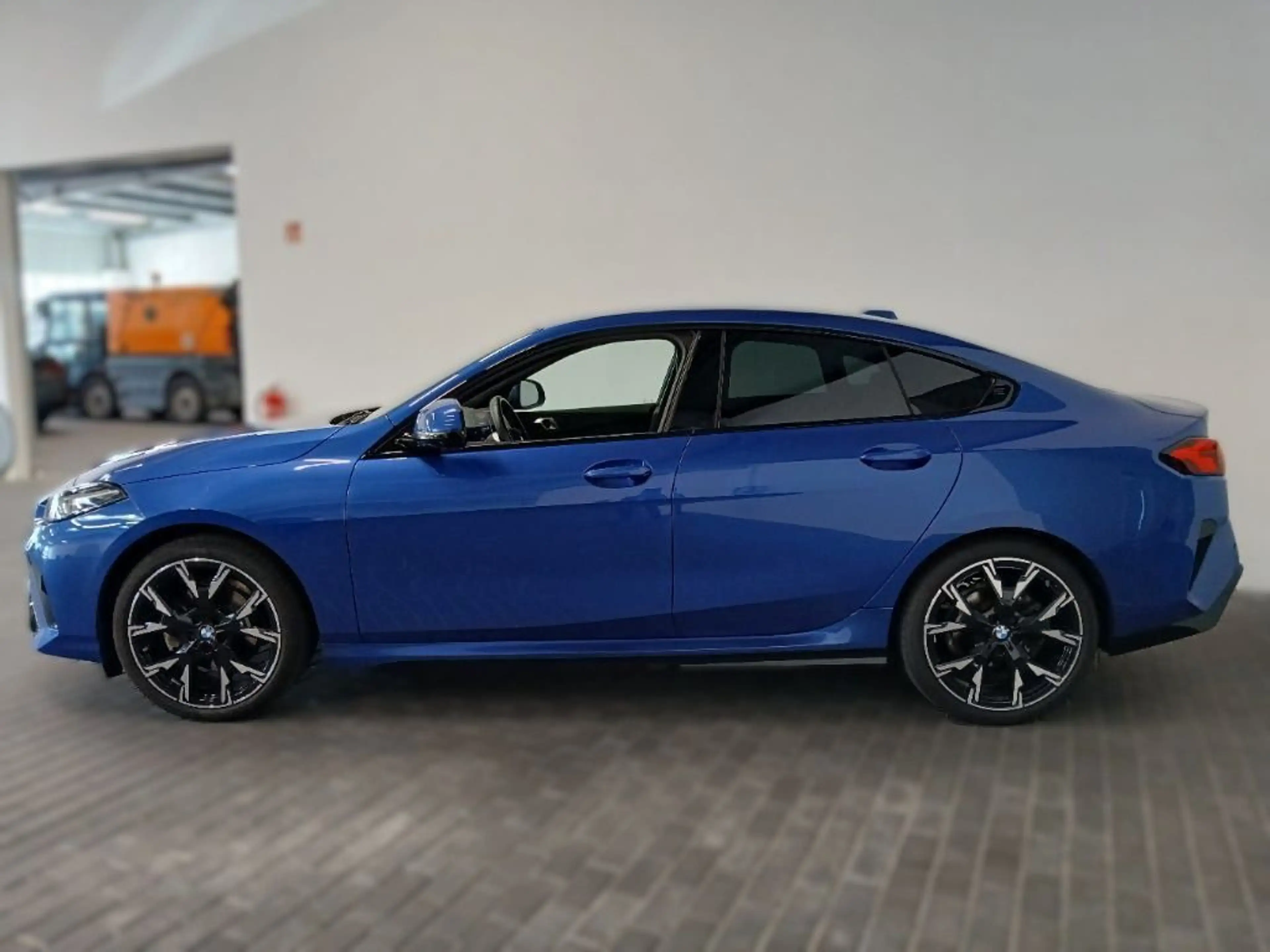BMW 220 220i M Sport 360°CAM/SPUR/HUD/H-KARDON — photo 2