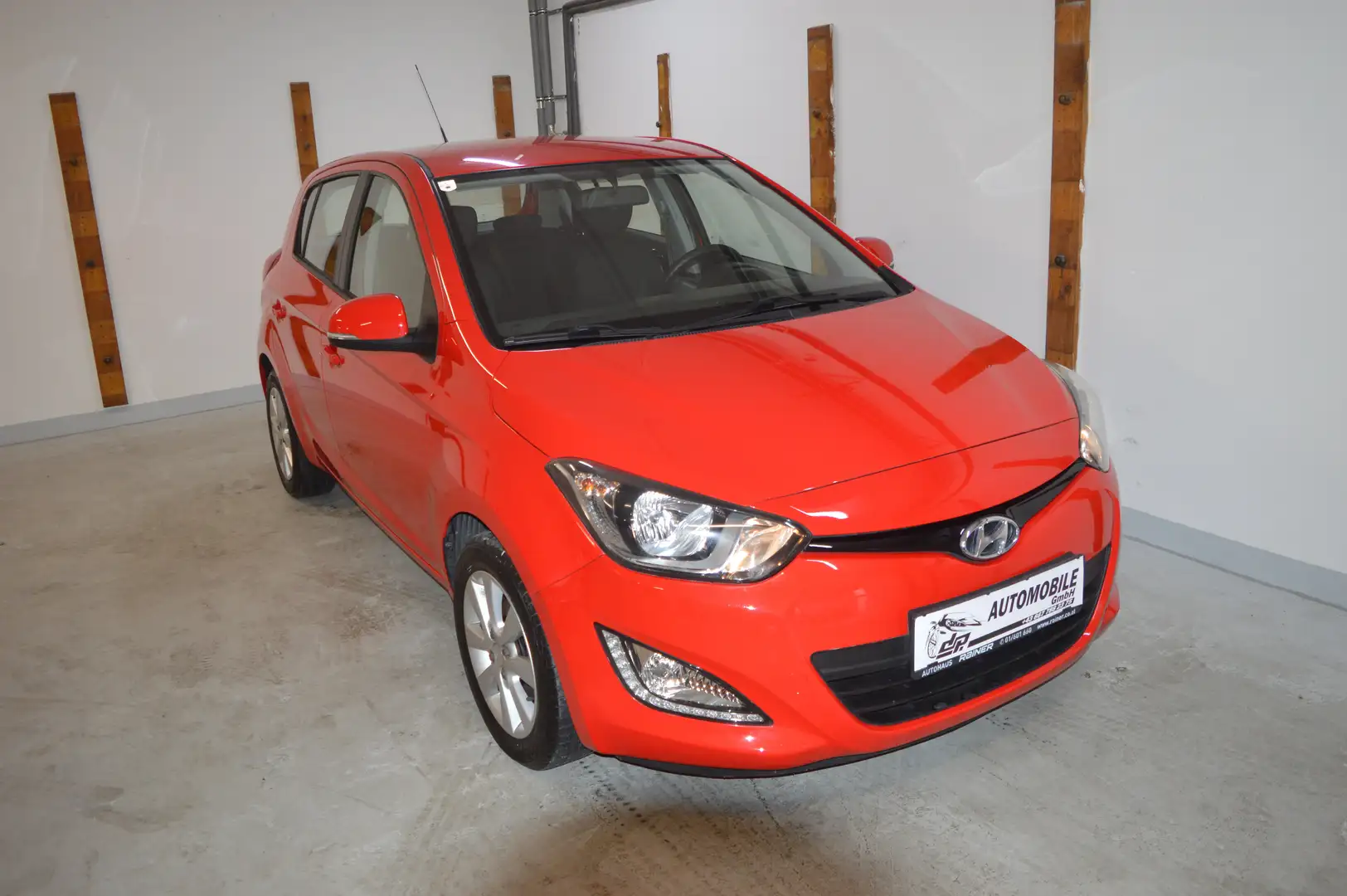 Hyundai i20 1,25 **2.Besitz**neues Pickerl 07/27**Klima** Rot - 1