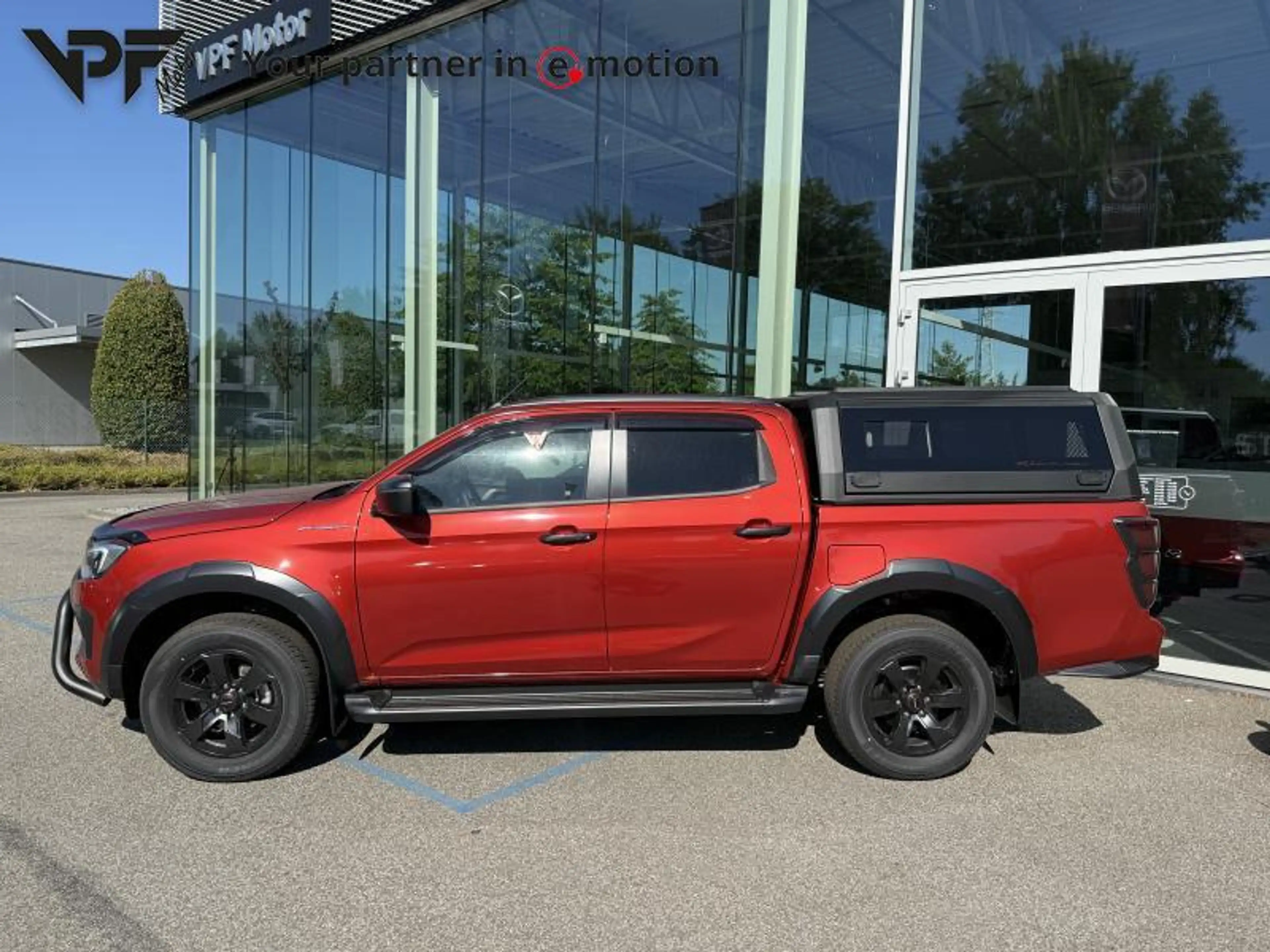 Isuzu D-Max V-Cross Hardtop/trekhaak/Bullbar/Fender — photo 6