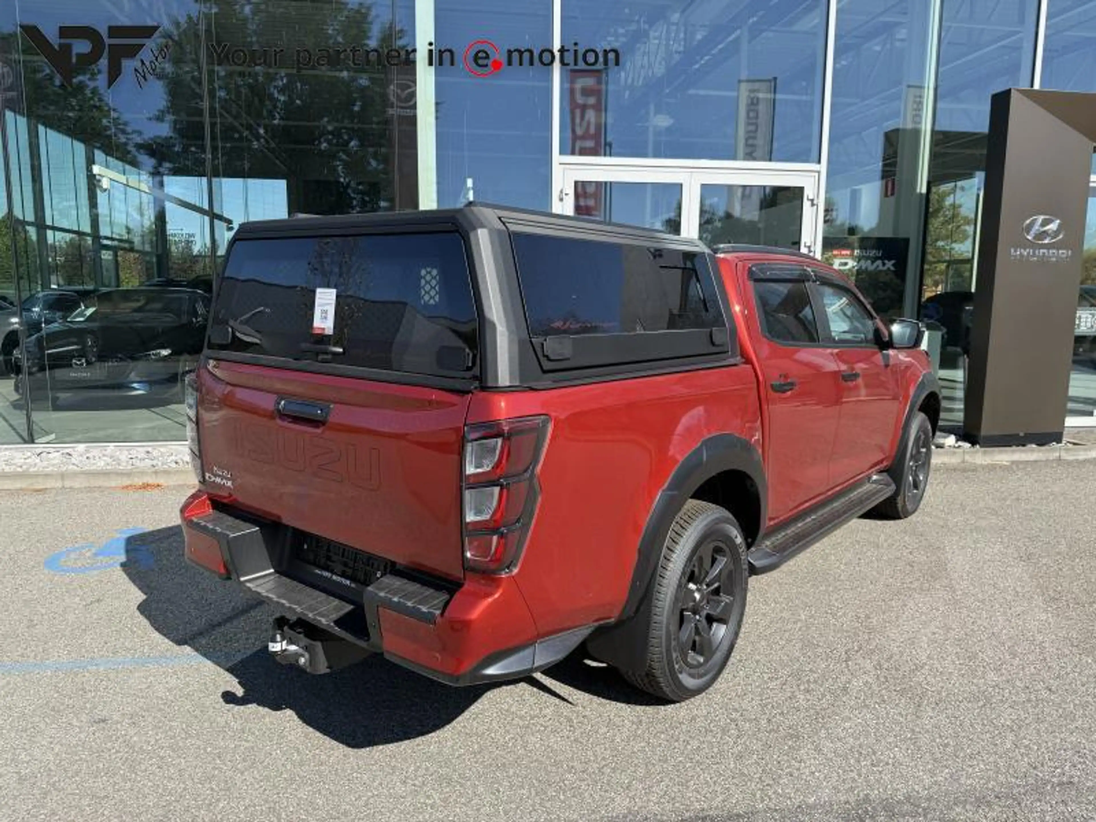Isuzu D-Max V-Cross Hardtop/trekhaak/Bullbar/Fender — photo 5