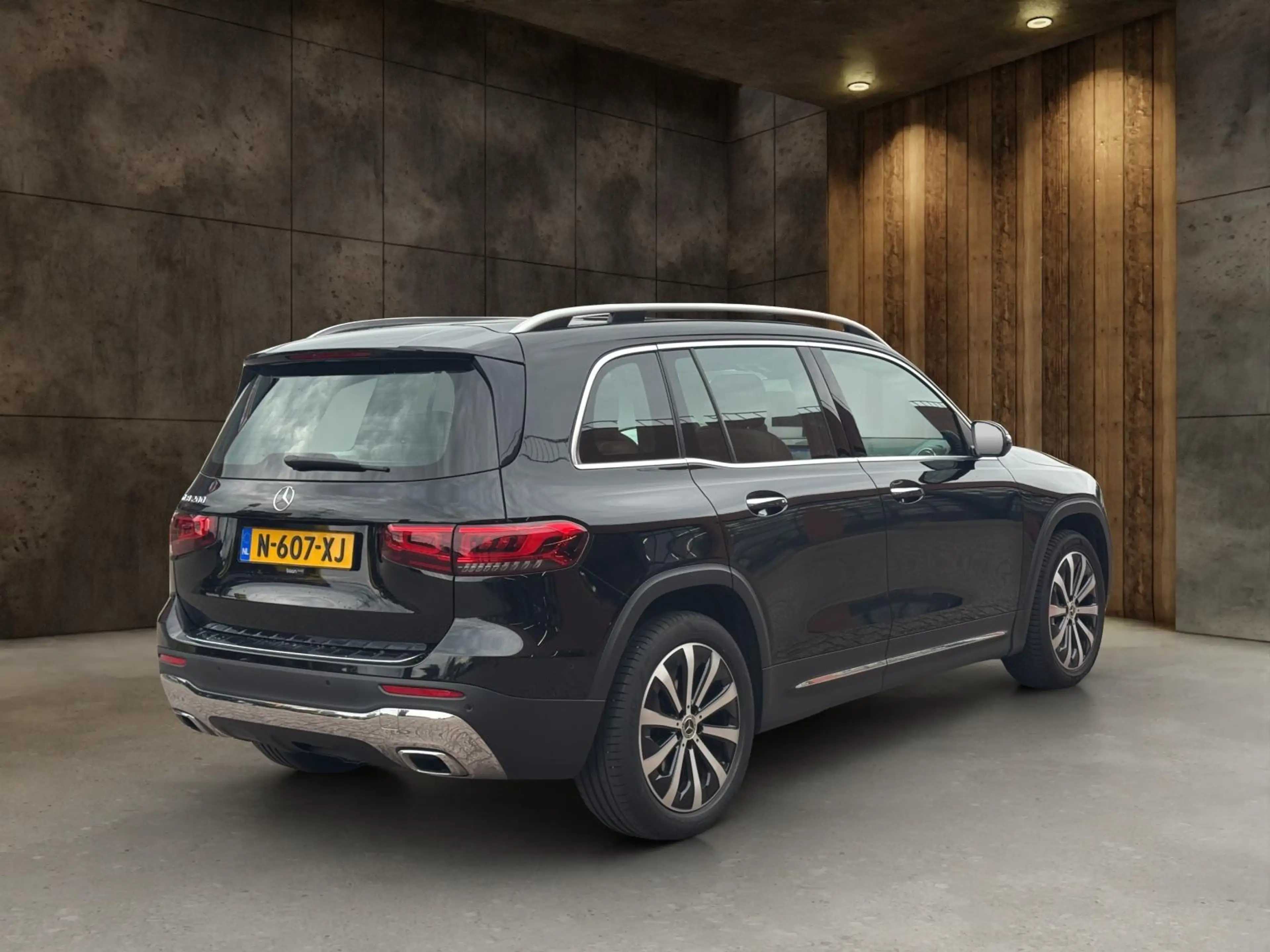 Mercedes-Benz GLB 200 Premium — photo 7