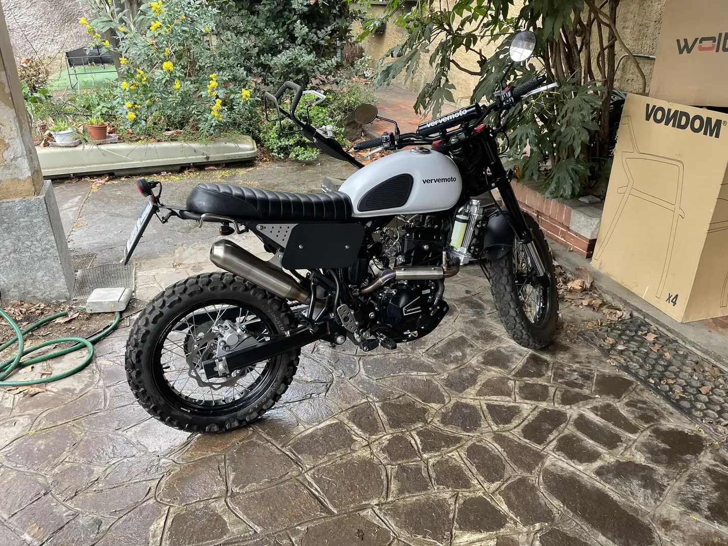 Verve Moto tracker 250i - 1