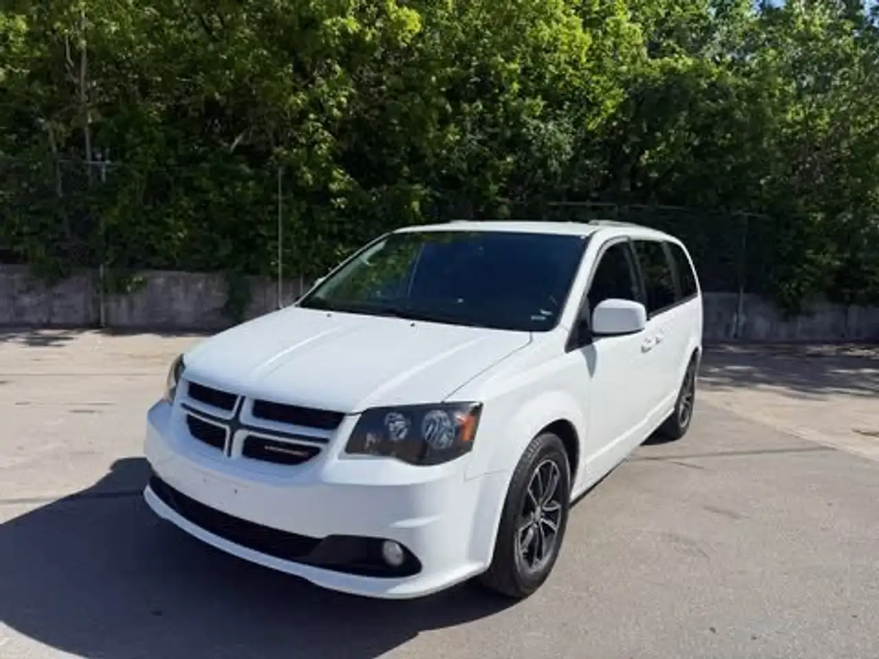 Dodge Grand Caravan снимка Dodge Grand Caravan