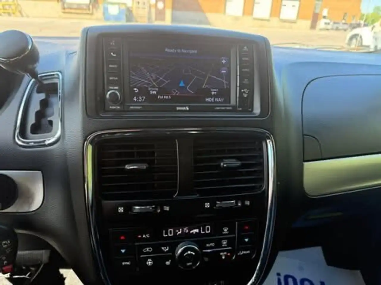 Dodge Grand Caravan снимка Dodge Grand Caravan