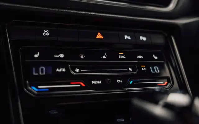 Volkswagen T-Roc view 28