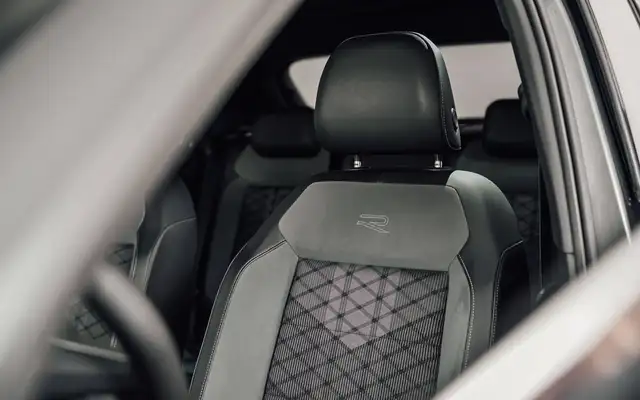 Volkswagen T-Roc view 13