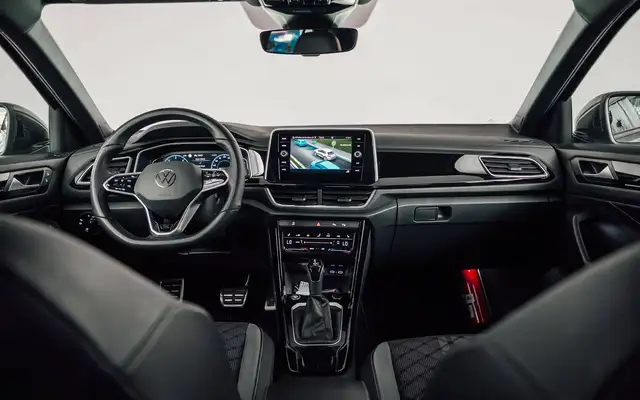 Volkswagen T-Roc view 14