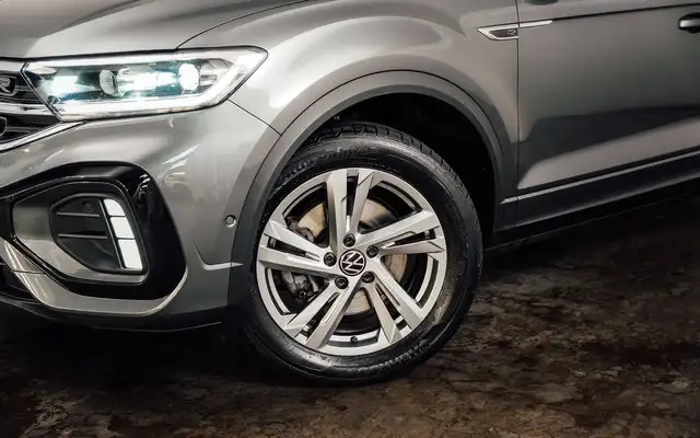 Volkswagen T-Roc view 7