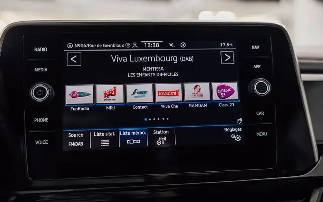 Volkswagen T-Roc view 19