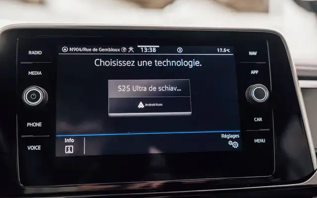 Volkswagen T-Roc view 24