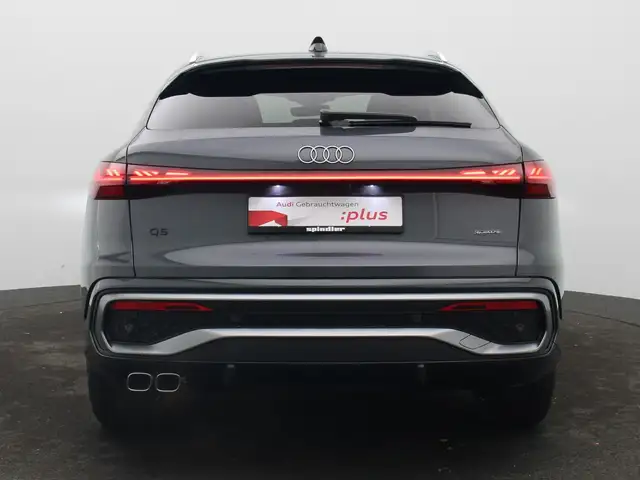 Audi Q5 view 6