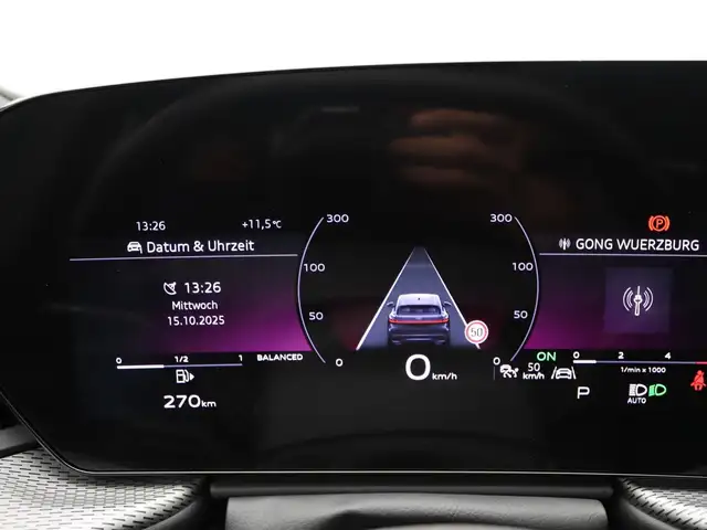 Audi Q5 view 14