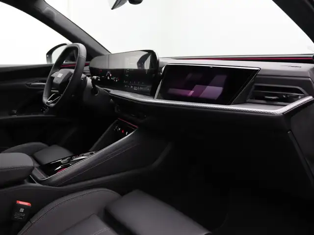 Audi Q5 view 8