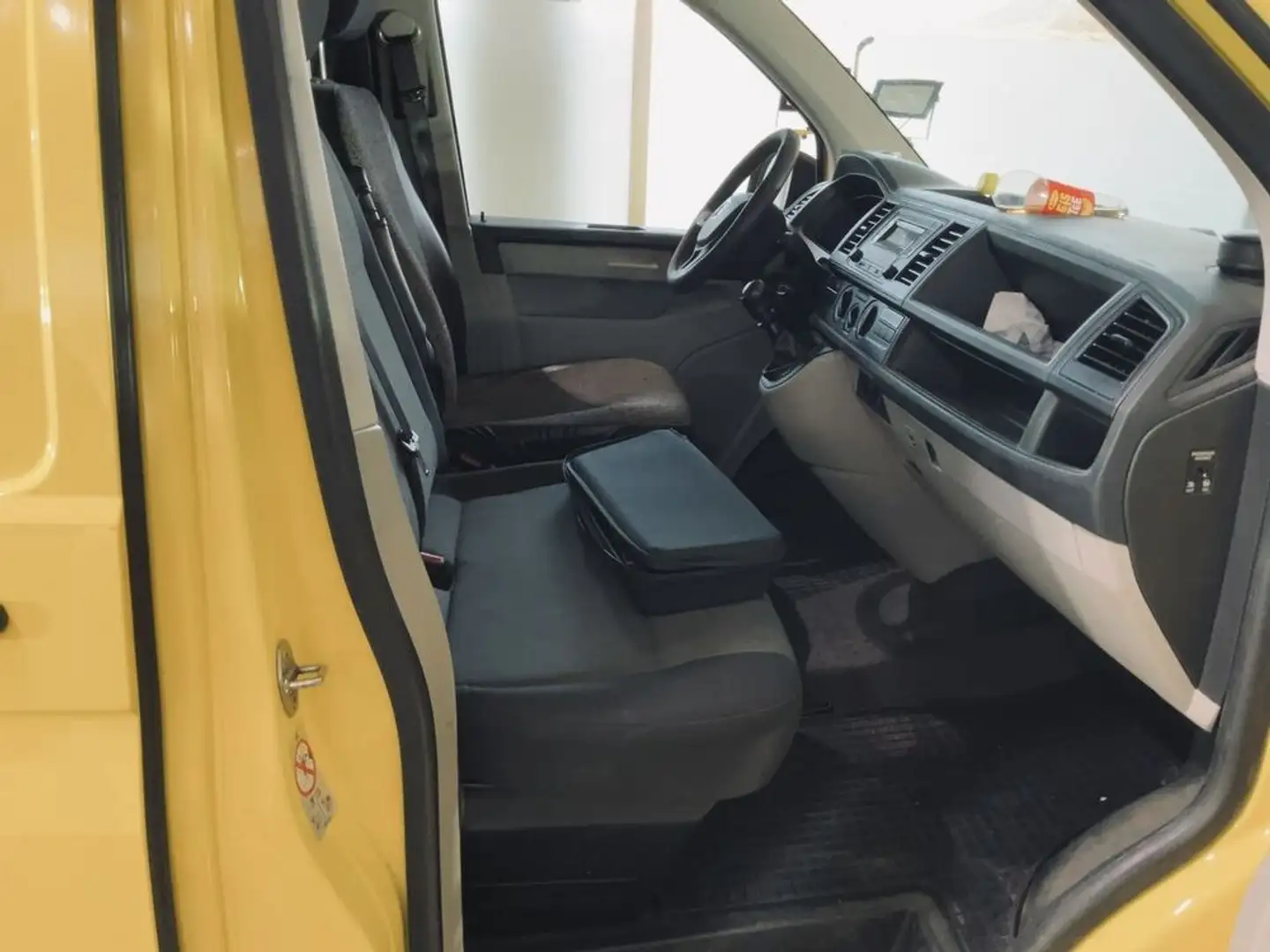 Volkswagen T6 Transporter Kasten lang 4Motion - SUPER ZUSTAND Gelb - 2